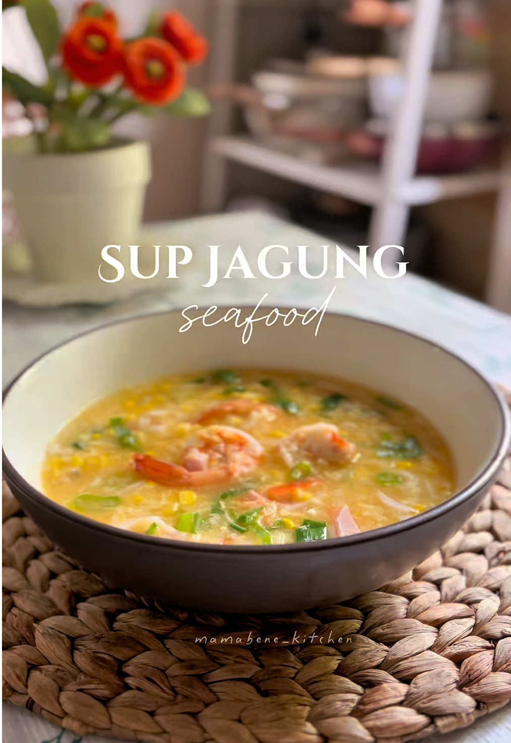 Dua hari ga posting apa-apa, karena sedih ngelihat negara sendiri, jadi ga mood untuk edit-edit video huhu But life must go on ya.. cepat pulih negaraku, semoga Allah jadikan Indonesia negeri aman, nyaman dan tentram selalu.. Aamiin #supjagung #supjagungseafood #homemade #simplerecipe #comfortfood 