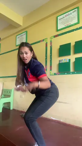 Nakaburak si Maam kie way klasi😂😂😂