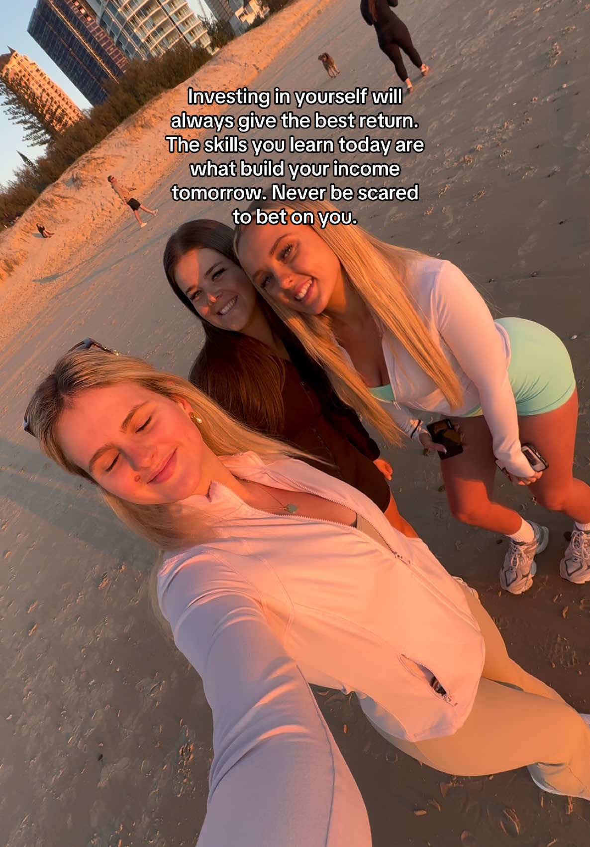 IG makaylafaulkss #explorepage #9to5freedom #wifimoney #enturpreneur #girlsgirls #hustle #australia #livingfree #livingmybestlife 