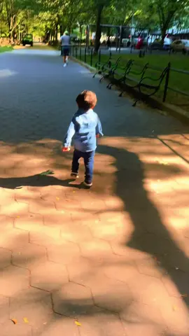 ছোট ছোট পায়ে চলতে চলতে #cutebaby #viraltiktok #childhood 