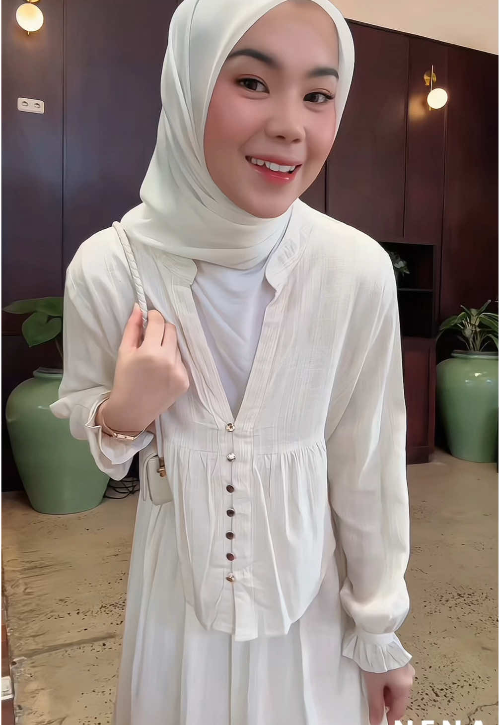 Restock hari ini yoona bw sand linen‼️😍 Gasabar tungguin koleksi yg lainya.. Jangan sampai kehabisan!✨ #atasancantik #blousecantik #nena 