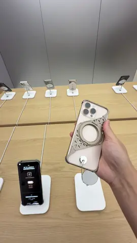 The bracket is stitched with z-type creative design, and the bracket can be rotated 360 times.支架拼接z型创意设计，支架可以360旋转。#iphone16promax #数码科技 #apple #推荐 #VocêNoBondDeDove 