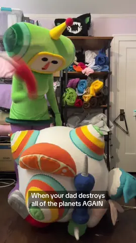 When your dad destroys all the stars and planets yet again so you crash out just a little… Also making this video because I keep seeing all of the amazing Katamari cosplayers at Dragon Con this year and I’m DEVASTATED I couldn’t go!  :(((((  I want to be rolling around the con with all of you so bad! So this video is also me expressing my fomo lol  #katamari #katamaridamacy #katamaricosplay #dragoncon 