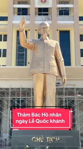 Thấy các bạn trẻ Kon Tum hay đến các quán cà phê, quán nhậu hoặc bảo tàng để chụp hình yêu Nước với cờ đỏ sao vàng, mà chưa thấy ai đến đây chụp với Bác Hồ thế nhỉ, sắp hết Lễ rồi, nhanh đến đây thể hiện lòng yêu Nước thôi, tự do vào nhé, địa điểm trụ sở công an tỉnh cơ sở 2 đang xây dựng, Quốc lộ 24, xã Đăk Rơ Wa #khoilangthang #quockhanh #bacho #quockhanh #fpy 