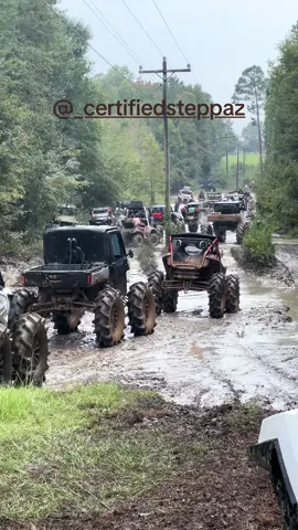 @_certifiedsteppaz @funnyfarmatvpark #mud #muddy #mudding #polarisranger #polarisrzr 