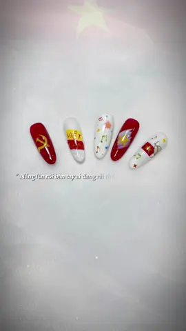 Nails lễ 2/9 xinh đơn giản quốc dân ai cũng có thể hoà mình vào không khí này tụi tớ cũng vậy mời các nàng ghé nha  #hananinails #nail2thang9 #nailphunhuangiare #tiemnailnhoxinh 