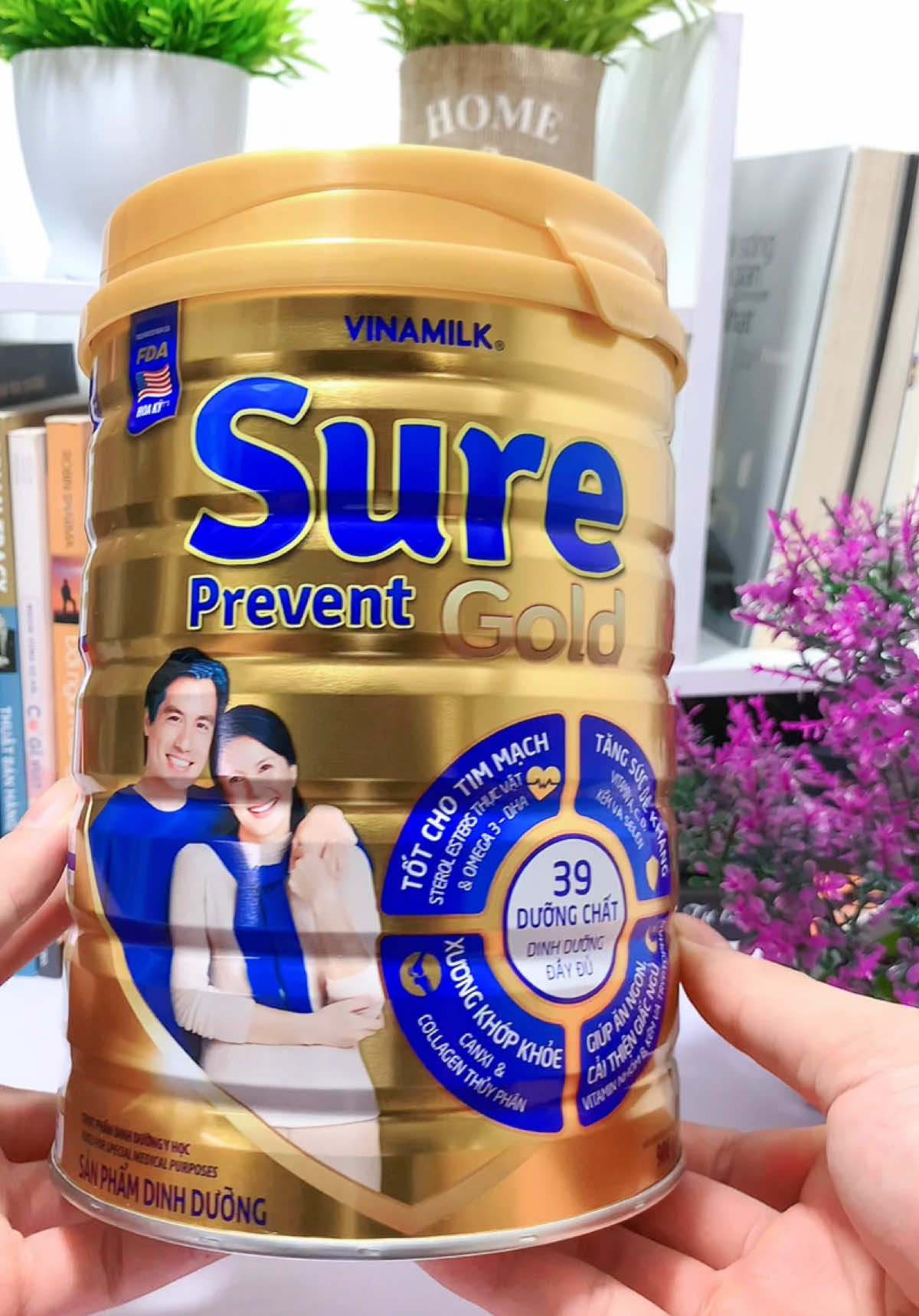 Sữa bột Vinamilk Sure Prevent Gold chính hãng là món quà sức khoẻ dành tặng cha mẹ. Cung cấp 39 dưỡng chất giúp hỗ trợ tăng cường đề kháng, tăng khả năng hấp thu của cơ thể và giúp ăn ngủ tốt hơn #sữa #vinamilk #suavinamilk #vinamilksurepreventgold #surepreventgold #monquasuckhoe 