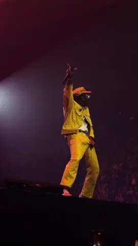 literally gave up after 30 seconds #tylerthecreator #brisbane #night2 #chromakopia #sugaronmytongue 