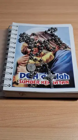 Buku Doa Devosi Kepada Bunda Maria dan Para Kudus serta.Kalung Rosario #bundamaria #rosario #katolik #katolikku_keren 