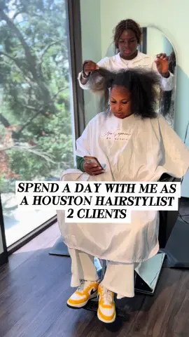 Spend a day with me behind the chair ✨ Two clients, two looks, one Houston hairstylist 💇🏽‍♀️💇🏽‍♀️ #HoustonHairstylist #DayInTheLife #houstonhair #houstontx #hairsalon 