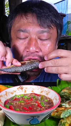 Eat the head😋😋😋#mukbangs #tiktokfood #virral #asmr #vegetables 