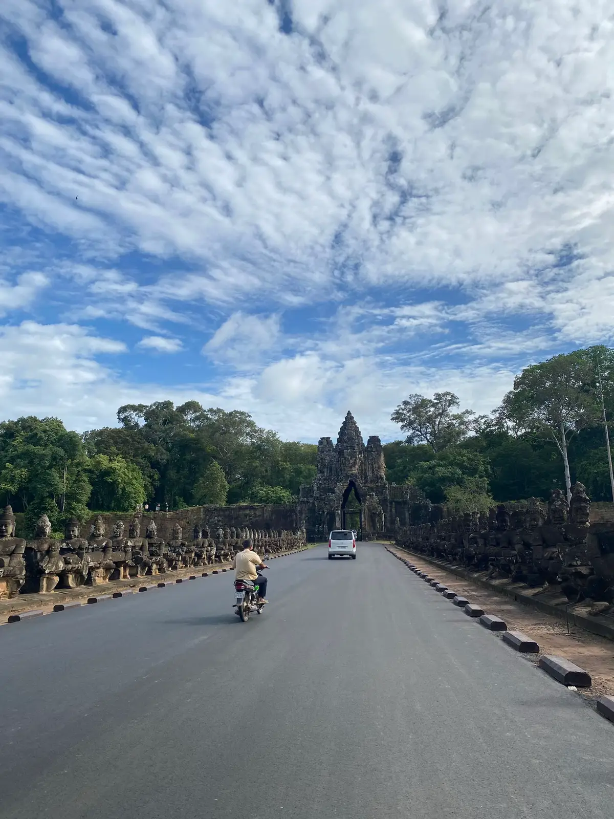 Nik SR #ក្រុងសៀមរាប_ទឹកដីអង្គរ💖🤍😊 #fpyシ 