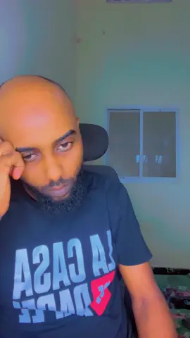 MUCARADOW LIVERPOOL HORYALKAN FARAHA AN UGU QADNO WAA IGA TALO #🙆‍♂️😫 @Boqorada R commenteland @Burus boy 🇸🇴🩸 #somalitiktok 