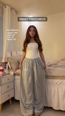 im wearing light gray XL🤌✨  #baggypants #pants #graysweatpants #sweatpants #fyp 