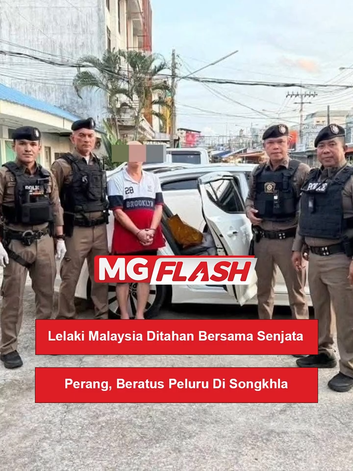 Lelaki Malaysia Ditahan Bersama Senjata Perang, Beratus Peluru Di Songkhla #MGFlash  Seorang warga Malaysia ditahan di di Songkhla, Thailand selepas polis menemukan dua laras senjata api perang jenis M4 dan ratusan butir peluru.  #malaysiagazette