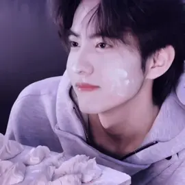 Happy birthday my love. i will always love you 💕 ‌အရာအားလုံးပိုအဆင်ပြေပြီး ဒီထက်မက အောင်မြင်မှုတွေ အများကြီးရပါစေ။ မနာလိုပြီး တိုက်-ခိုက်တဲ့သူတွေရန်မှကင်းဝေးပါစေ။ ရှန်းချန်ဖိုင့်တွေနဲ့ Cp fan တွေက မင်းအနားအမြဲရှိနေမှာမလို့ နေ့ရက်တိုင်းကိုအပြုံးလေးနဲ့ပဲ ဖြတ်သန်းသွားပါ။ မင်းအနားကိုအရောက်လာခဲ့မယ့်သူတွေမို့ မင်းကကျန်းမာအောင်နေပေးပါ။ ခရီးအစမှာ အတူမရှိနိုင်ခဲ့ပေမယ့် ခရီးအဆုံးထိအတူလိုက်ခဲ့ပေးမယ့် လိ‌မ္မော်သီးလေးတွေပါ🫶🍊 လူပျိုကြီးနဲ့လည်း အိုအောင်မင်းအောင်ပေါင်းရ‌ပါစေနော်🤭 #liuxuancheng #zhancheng #revengedlove #tiktok #fyp 