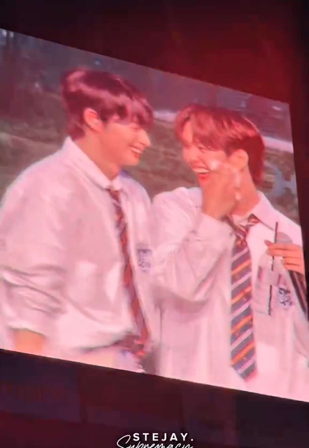 #SEOJAY | palakasan na lang talaga ng guardian angel nung fancon. Mayat maya ba naman nagbabayolet e. 🥹🥹  #fyp #AHOF #제이엘 #서정우