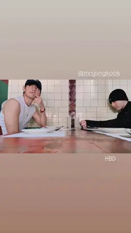 EH TAEHYUNG UDAH NGUCAPIN HBD KE JUNGKOOK😭😭🫶🏻 #taehyung #jungkook #taekook #foryoupage #fyp 
