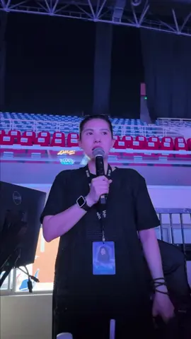 Mi kể chuyện nghề tập 76: Chạy tuyến với team sân khấu cho phần trình diễn của Mono #Mikechuyennghe #showdirector #rehearsal #musiconcert #event 