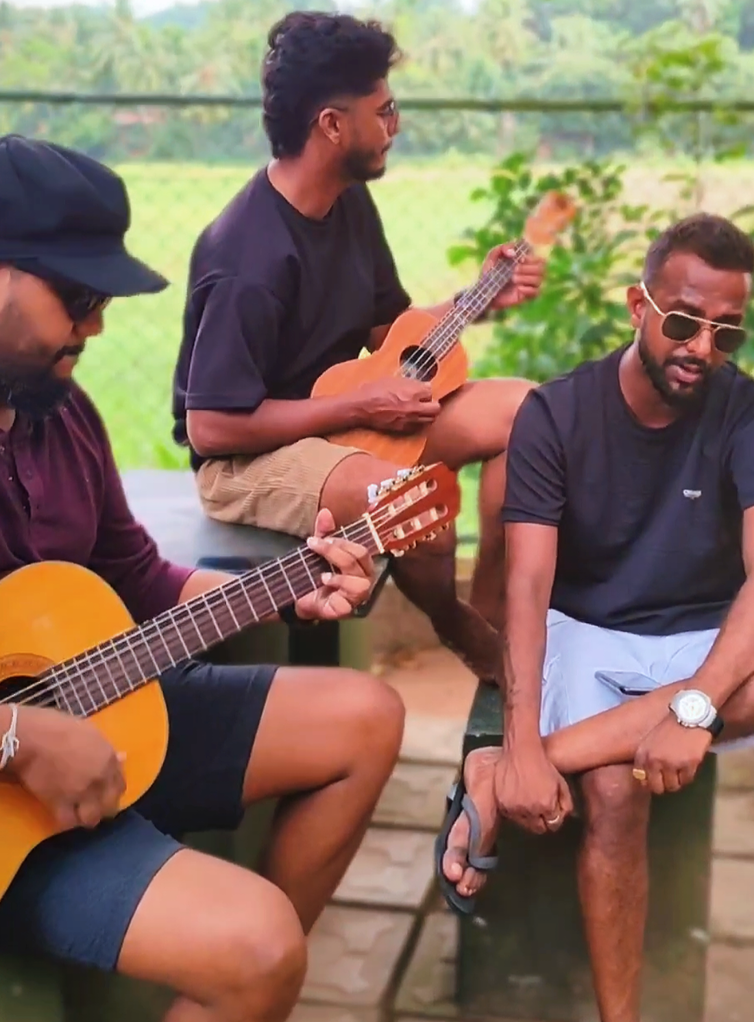 මටත් වැරදුනා මමත් පැරදුනා තේරුම් ගන්නට බැරි හදවතකට 💔 Ran Kendiyakin COVER SONG 🎸 💛#fyp #foryou #coversong #guitar #singing 