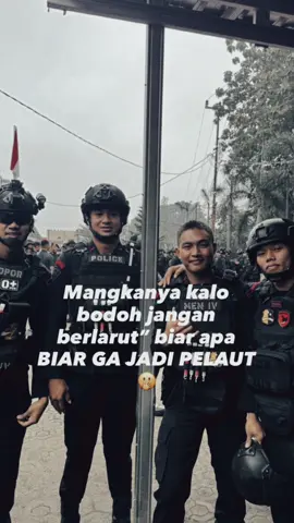 Di sana melindas orang  Di sini melindas ombak😂✌️ #fypage #trend #xybca 