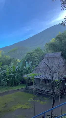Vibes Kampung Adat Bena & Gunung Inerie🥶✨#guitarist #fypシ゚ #nttpride🏝🔥fypシviral #bajawa_flores_ntt 