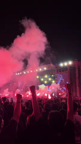 DIRGAHAYU REBELIONROSE Gabisa kalo ga ikut nyanyi, tapi ternyata suara busuk hohoho maap #sid #rebelionrose #rebelfest #rebelfest2025 #jogjakonser 