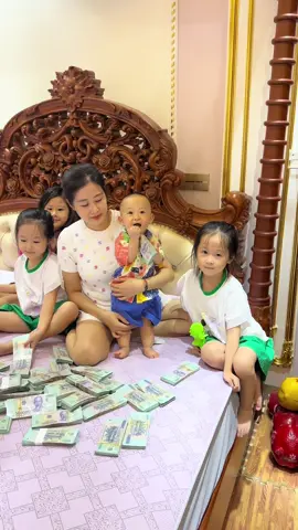 Có ăn ,Có mặc ,Có sự cố gắng👍Có chỗ để đi về ,có nơi làm việc Người thân luôn Bình An Đó là điều Hạnh Phúc nhất của tôi 😊😍😍😍😍😍#xuhướng #fyp #trending #cuocsong #hanhphuc @HOÀNG THUYÊN 99BN💎 @HOÀNG HUYỀN 99BN 