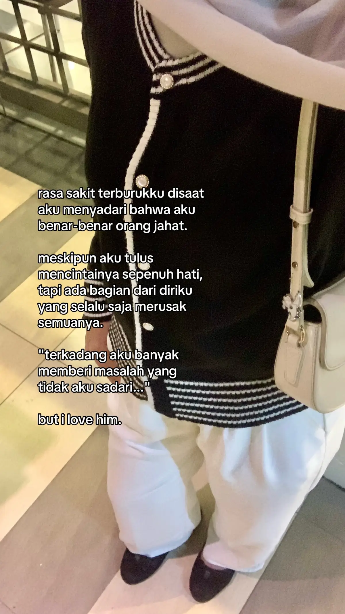 jika waktu memberikan dia kesempatan untuk berbahagia bersama perempuan lain yang bahkan bisa menjaga dia dengan setulus hati akan aku lepaskan demi kebahagiaan dia walaupun diri ini tidak ikhlas, because i love him