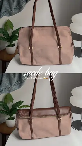 loveeee bag ni boleh buat 2 style & spacious pulak tu! ⭐️🙌🏻 #bostanten #bostantenbag #suedebag #suede #totebag 