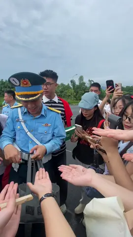 Chính quyền và đàn em thơ , món quà @ĐÀO VĂN BÌNH dành cho tất cả mng trong buổi tập cuối cùng tại lvh 1/9/2025❤️❤️