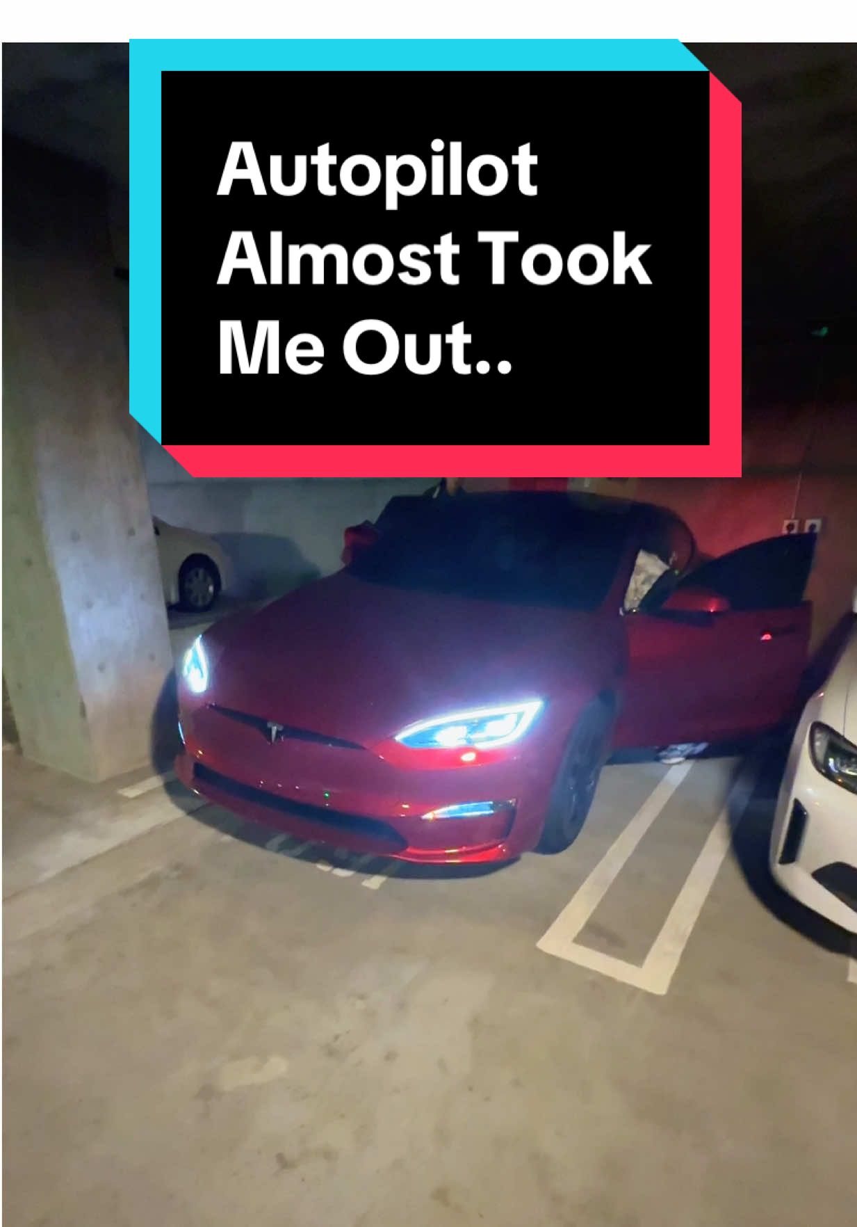 Tesla autopilot likes rerouting in the middle of intersections #carterpcs #tech #techtok #tesla #autopilot 