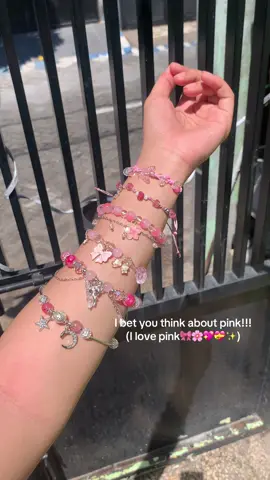 Secinta itu sama warna pink ( kl punya cowo, cowoku harus tau kl aku suka warna pink) #gelang #pink #foryoupage ##gelangaesthetic #gelangtangan 