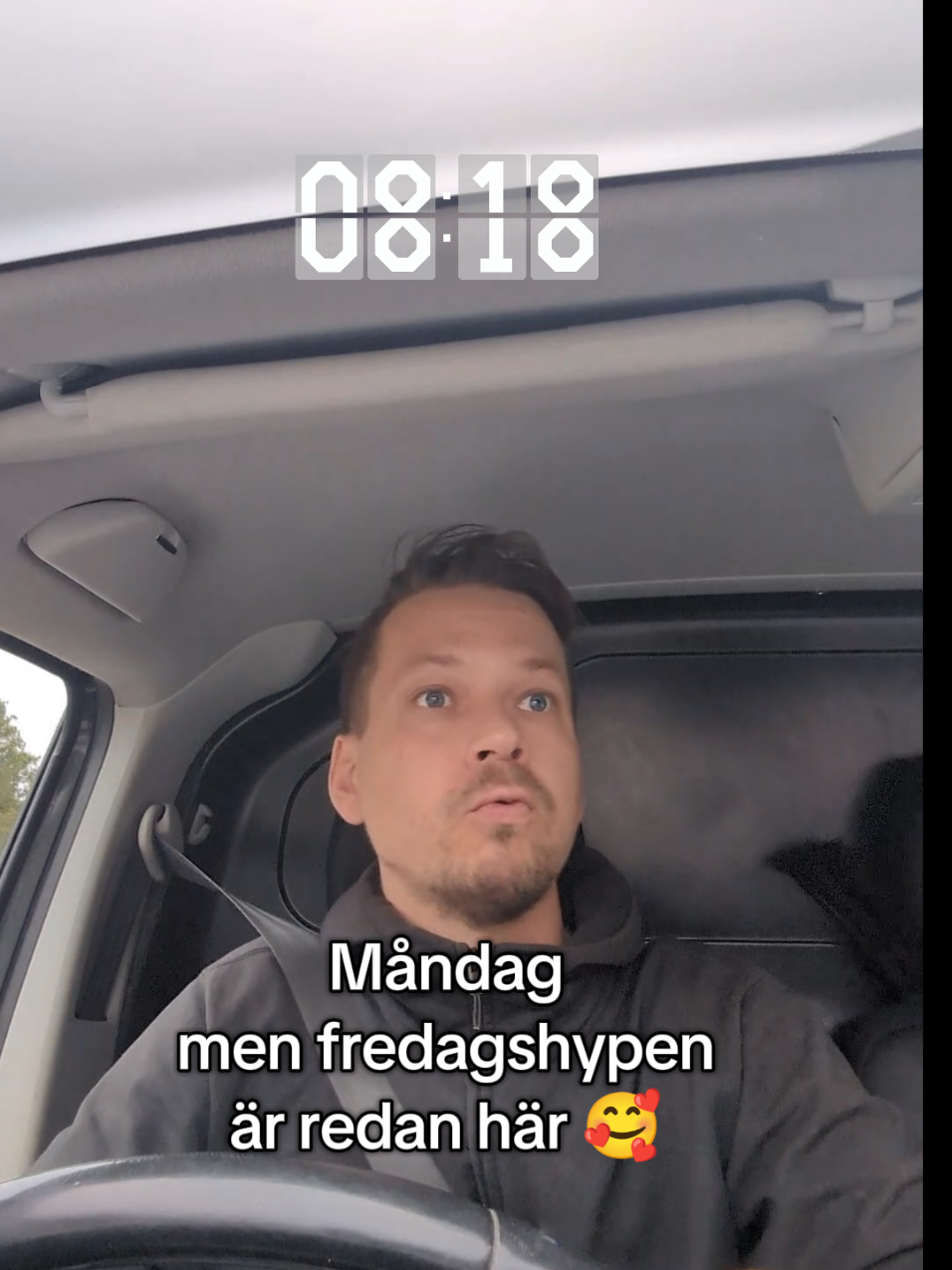 Måndag men fredagshypen är redan här 🥰 #fyp #mogge 