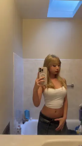 ignore that lil feeling#fyp #asian #blonde 
