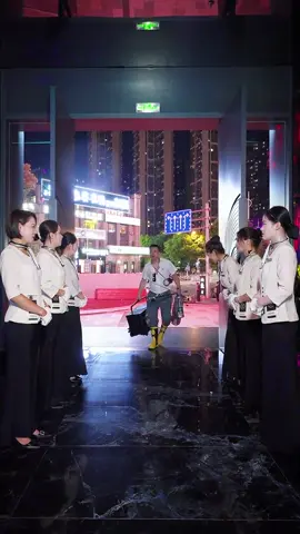Tôi khẳng định là lão này đi câu cá. Anh em nào đã từng hoạch có suy nghỉ điểm danh xem cái nào. #cauca #钓鱼 #live #livehighlights 