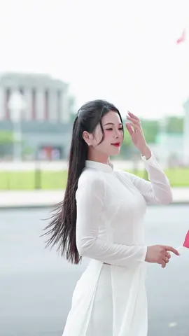 Kịp chụp áo dài bên lăng bác trước ngày quốc Khánh ✨🥰🍃🇻🇳 #xuhuongtiktok #2thang9quockhanh #viral #A80 #dieubinh 
