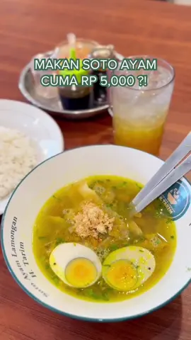 SOTO+MINUM CUMA RP 5,000! Yang ditunggu-tunggu akhirnya buka: Soto Ayam Lamongan Haji Tarim cabang Sidoarjo😍 Spesial di grand opening, kamu bisa makan 1 porsi soto + minuman hanya seharga Rp 5,000! Kapan lagi, makan nikmat tapi terjangkau😋 Tag dan ajak dulur-dulur lainnya #NyotoDiHajiTarim 💚
