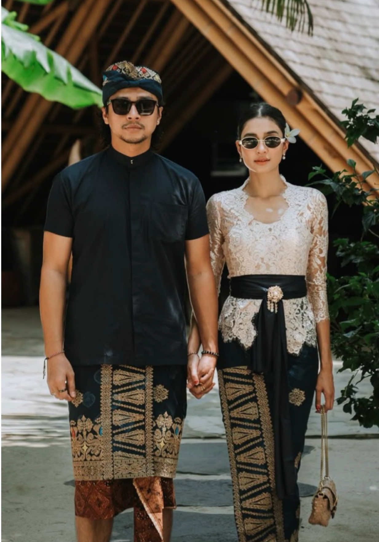 Arungi segala perbedaan, pada akhirnya takdir menyatukan mereka dan bersama selamanya ❤️  @Deva Mahenra @Mikha Tambayong Mahenra  #DevaMahenra #MikhaTambayong #couplegoals #couple #DevaMikha 