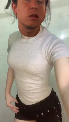 tí trung