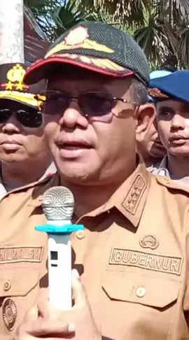Gubernur NTT, Melki Laka Lena dan Ketua DPRD Kota Kupang, Emi Nomleni Temui Massa Aksi Demo di Gedung DPRD Kota Kupang