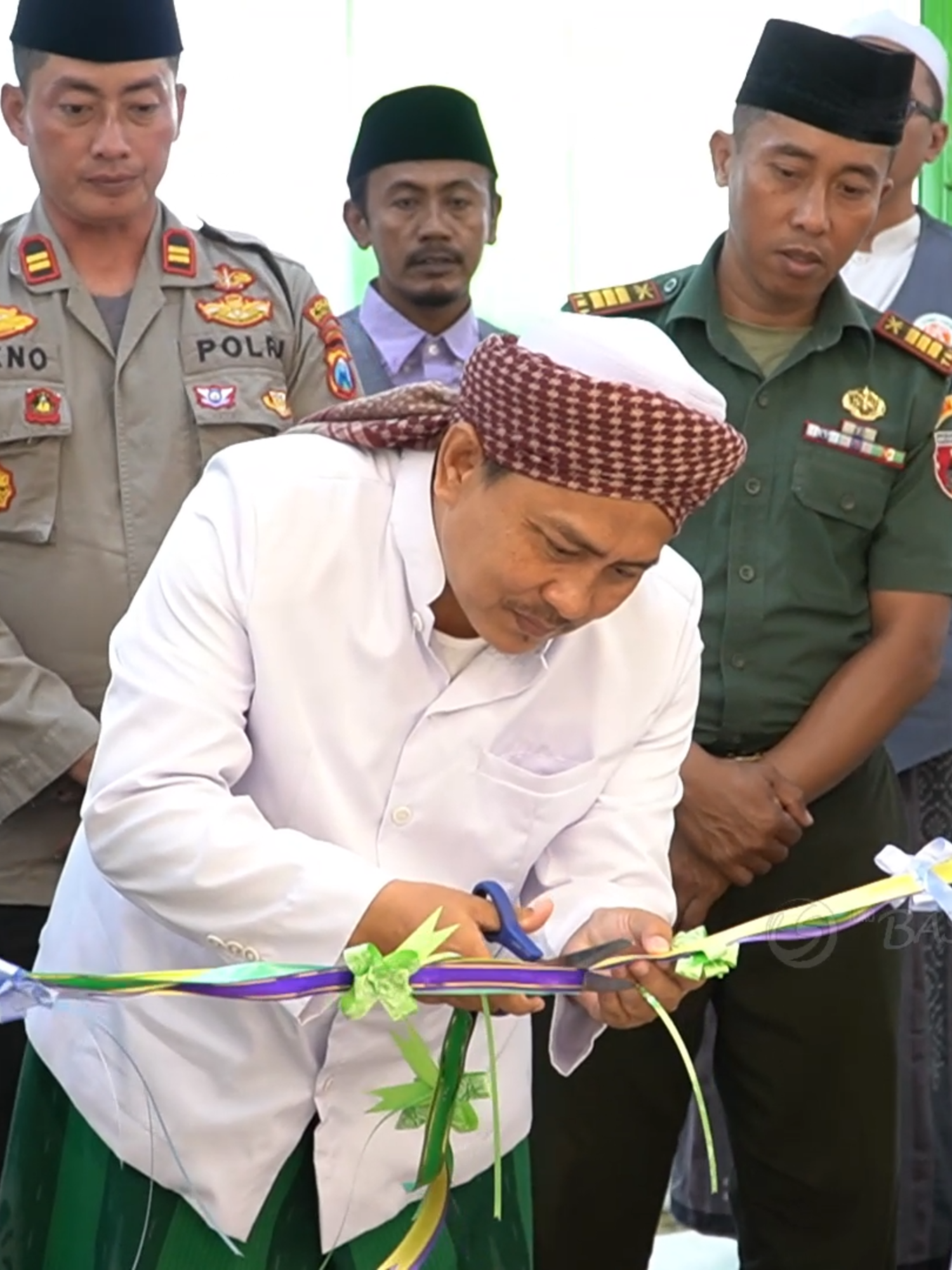 Alhamdulillah  Kabar gembira untuk warga Pamekasan!  Kini, TokoBASMALAH kembali hadir lebih dekat dengan panjenengan semua melalui peresmian dua toko baru: 📍 Pademawu Jl. Raya Bunder, Desa Pademawu Barat, Kec. Pademawu, Kab. Pamekasan, Jawa Timur 69352 🗓️ Kamis, 28 Agustus 2025 Mari ramaikan peresmiannya dan nikmati pengalaman belanja yang hemat, nyaman, dan penuh kebaikan bersama TokoBASMALAH 💚 #TokoBASMALAH #TempatBelanjaYangBaik #PeresmianTokoBASMALAH  #Pamekasan #Madura #BelanjaBerkah