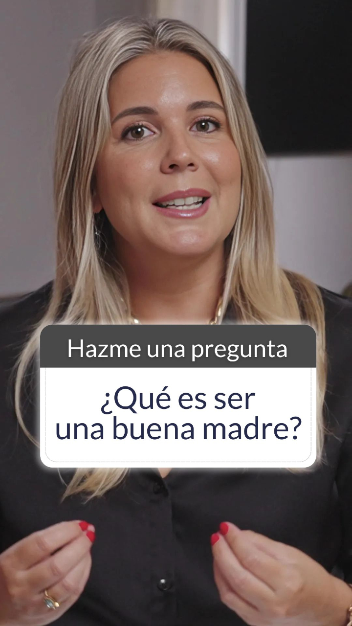 ✨ Deja de sentir culpa: ni por trabajar, ni por no ser perfecta. Una buena madre no se mide por su trabajo, ni por si es ama de casa, directiva o empresaria. Ser una buena madre tiene que ver con: ❤️ Hacer que tus hijos se sientan amados y protegidos. 🫂 Hablar siempre con respeto y cariño. 💰 Proveer dentro de tus posibilidades. 📚 Ocuparte de su educación. 🛠️ Darles herramientas para ser adultos libres y responsables. 🌱 Trabajar en ti para liderar con el ejemplo. Tu valor como madre no depende de tu ocupación, sino de tu liderazgo en casa. 💪💖 Sígueme y apúntate a mi lista de emails para consejos exclusivos de lunes a viernes en tu email. Tienes el link en mi perfil.