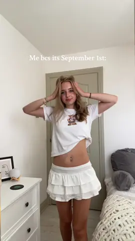 Autumn girls unite 😛😛 #september #autumn #Summer #outfit #trendin 