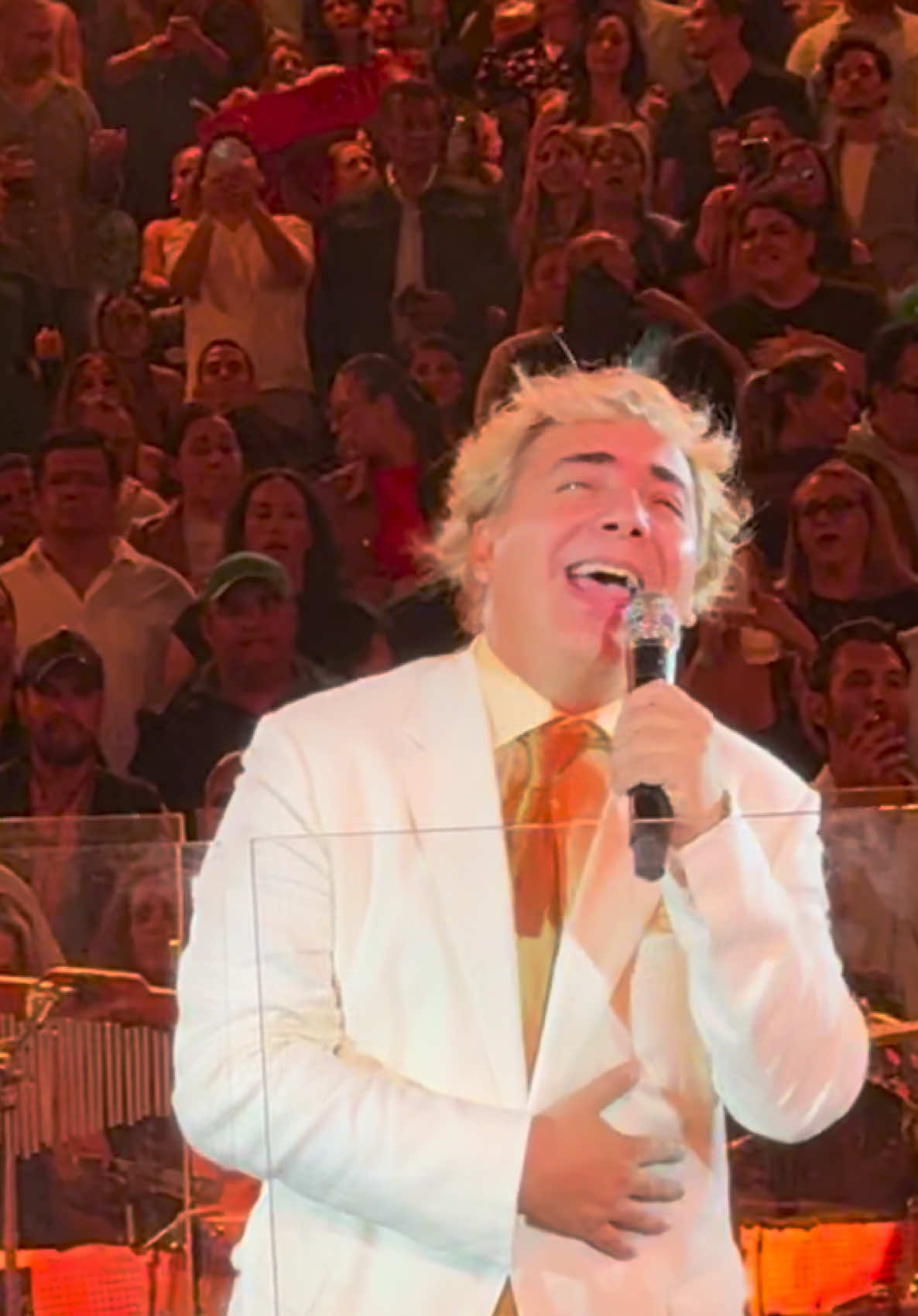 Mañana y Yo quería, de mis favoritas y ambas las cantó hermoso!! @Alfre Saxo 🫶🏼 #cristiancastro #slp #fenapo #palenque  🎷Pero ese sax dándolo todo! 