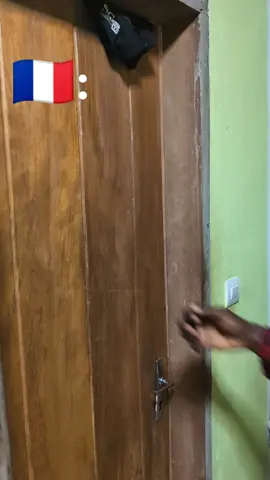 La différence entre la France et le Cameroun 😂@𝐃𝐢𝐯𝐚𝐧𝐞_𝐁𝐮𝐳𝐳💫 @Julien Brandon @RANE JOEL 🇨🇲  #pourtoi 