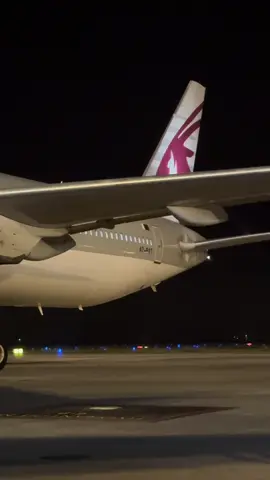 #qatarairways🇶🇦 #perdasi_zindagi🇦🇪 #100kfollowers #100kviews #videoviral 
