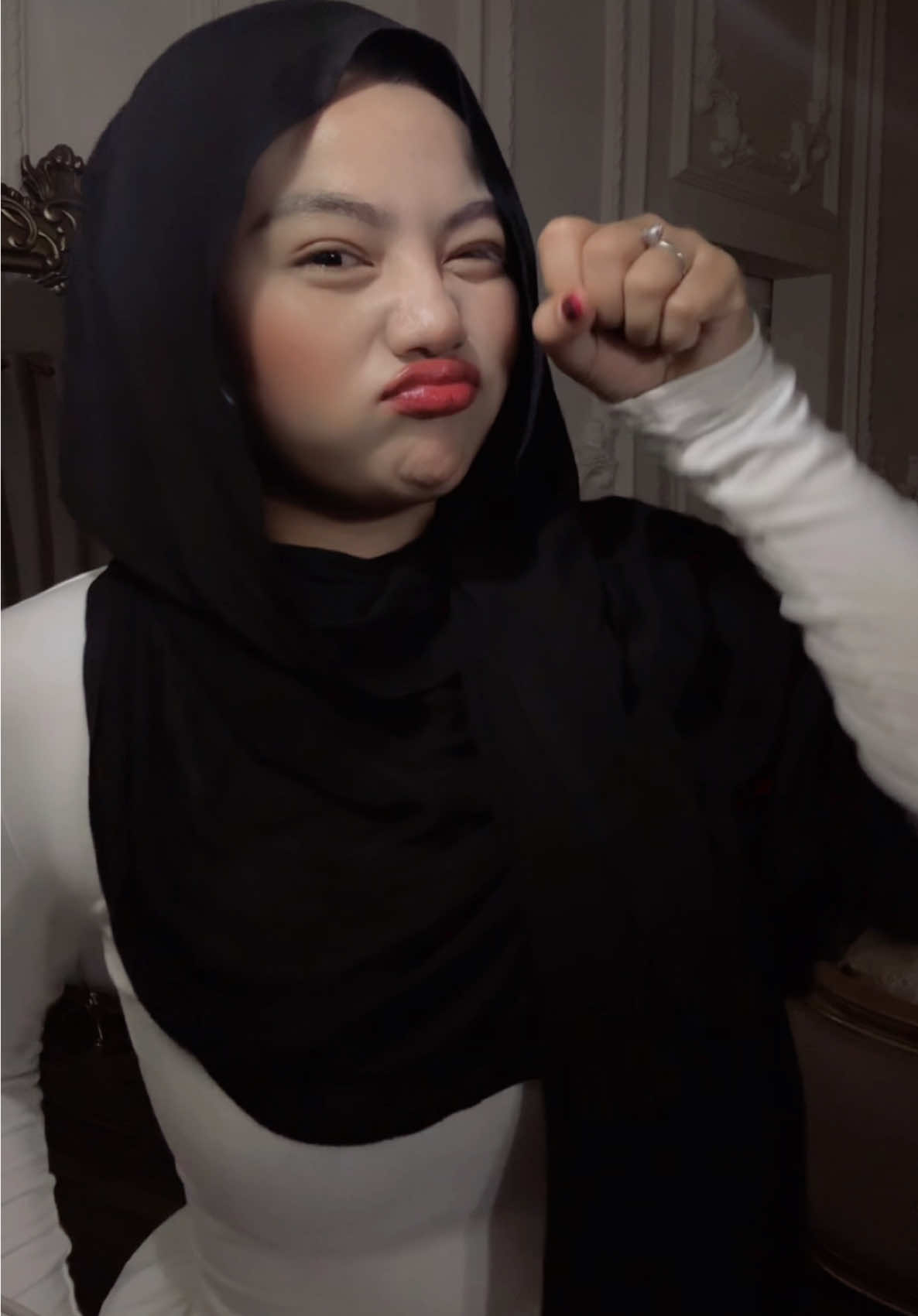 imut tapi gak suka prengat prengut hehe