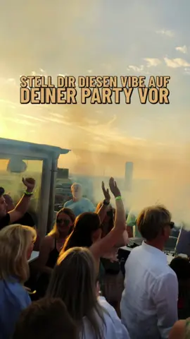 🔥 Stell dir diesen Vibe auf deiner Party vor… 🌴 Pure Ibiza Energy – Sound by DJ Marcel Baudach ✨ Euphorie. Sommerfeeling. Classy Lifestyle. 👉 Würdest du diesen Track auf deiner Party hören? Kommentiere unten 👇 #deephouse #afrohouse #housemusic #ibizavibes #djmarcelbaudach 