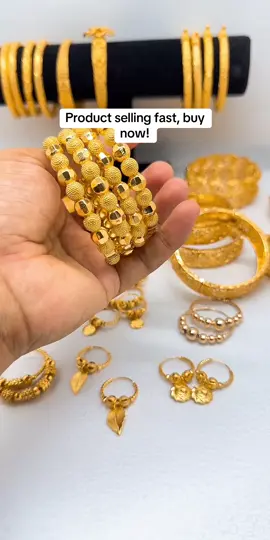 #foryoupage❤️❤️❤️foryou💞💞💜 #goldplatedjewellery #goldplated #trending #viral #breacelet #tiktokshop #bangles #gift #ladies #jewellerylover #fypシ 